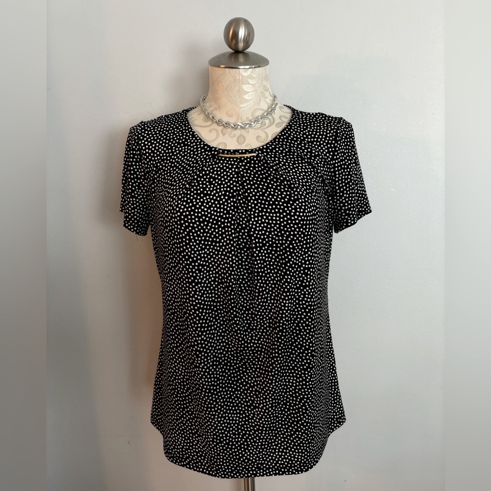 Liz Claiborne Career Top Size Small. #H